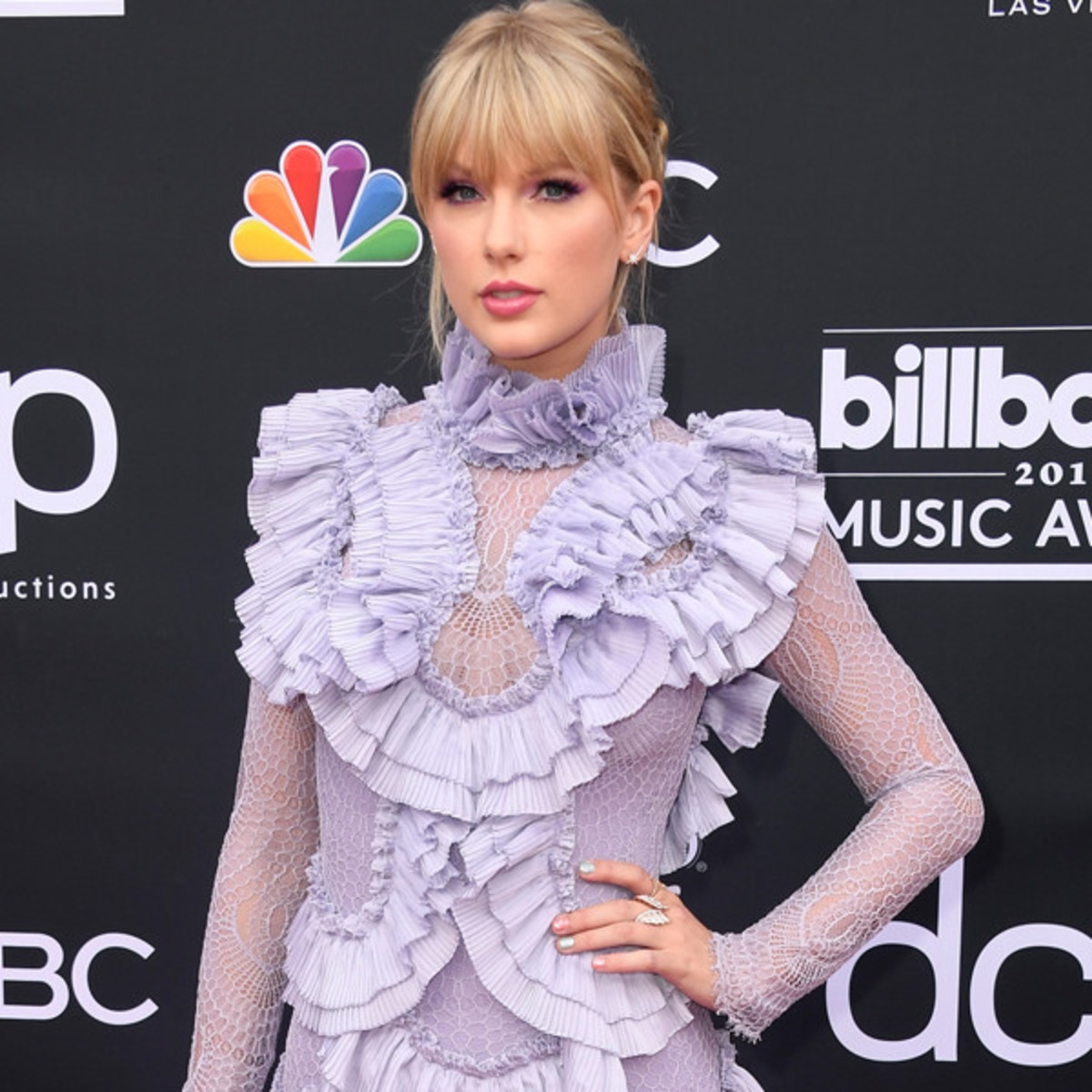 Taylor Swift Rocks Ruffled Mini Dress At Billboard Music